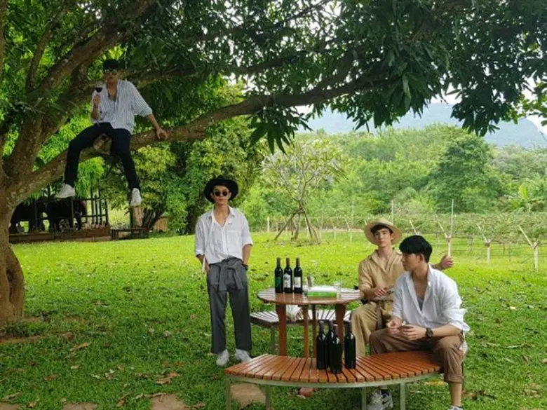 ทีวีไกด์: รายการ "บานาน่า ซ่าส์ซี้ด" ตะลึงกลางไร่องุ่น!!! เพ้นท์ซิกแพคบนต้นไม้