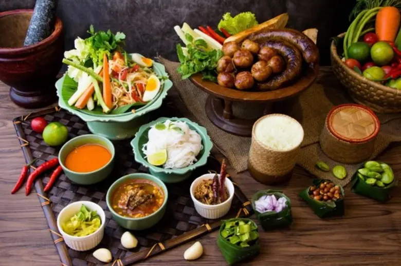 92 คาเฟ่ โรงแรมโกลเด้น ทิวลิป ซอฟเฟอริน ก...