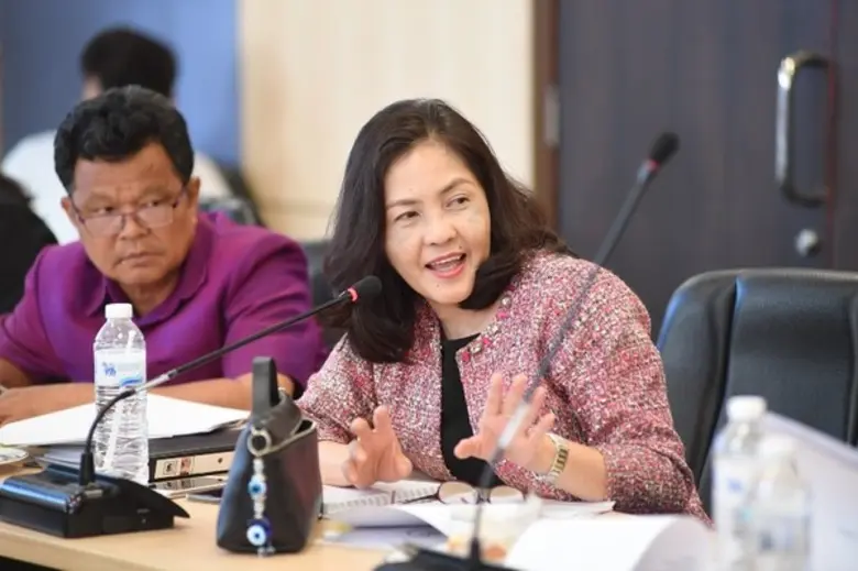 นางสาวจูอะดี พงศ์มณีรัตน์ เลขาธิการสำนักง...