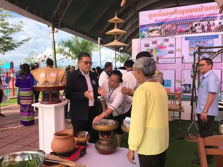 เลขาธิการ ส.ป.ก.ลงพื้นที่ตรวจเยี่ยมตลาดต้องชมบ้านบัว ตลาดประชารัฐ และศูนย์ฮอมฮักชุมชน จังหวัดพะเยา