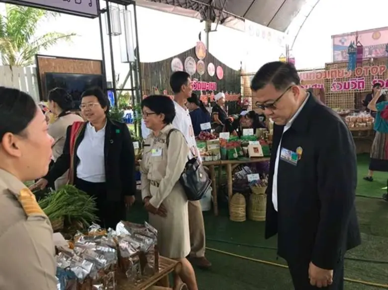 เลขาธิการ ส.ป.ก.ลงพื้นที่ตรวจเยี่ยมตลาดต้องชมบ้านบัว ตลาดประชารัฐ และศูนย์ฮอมฮักชุมชน จังหวัดพะเยา