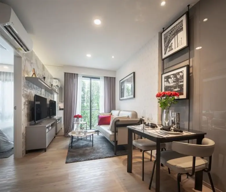 โดว์เช่ ลาซาล (DOLCE LASALLE)