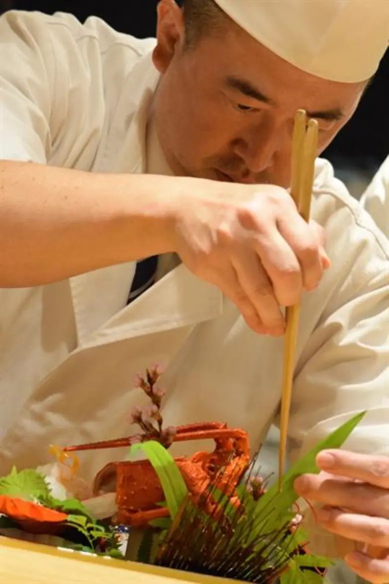  'สันติบุรี เดอะ เรสซิเดนเซส’ ร่วมกับ ร้านอาหาร (R.HAAN) และ ร้านคิตะโอจิ (KITAOHJI) ถ่ายทอดคอนเซปต์ 'CONNOISSEUR OF PLEASANT LIVING’ ผ่านอาหารจานพิเศษบอกเล่าลึกซึ้งถึงทุกรายละเอียดความสุข