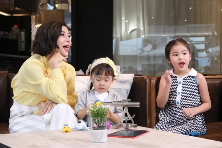 แซบตั้งแต่พิธีกรยันแขกรับเชิญ สำหรับ LINE...