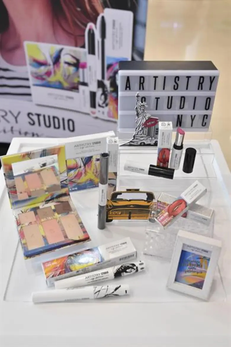ฉีกลุคเดิมๆ ให้สวยเป๊ะปังเที่ยงวันยันเที่ยงคืน! ด้วยเมคอัพลุคส่งตรงจากนิวยอร์โดย ARTISTRY STUDIO NYC EDITION