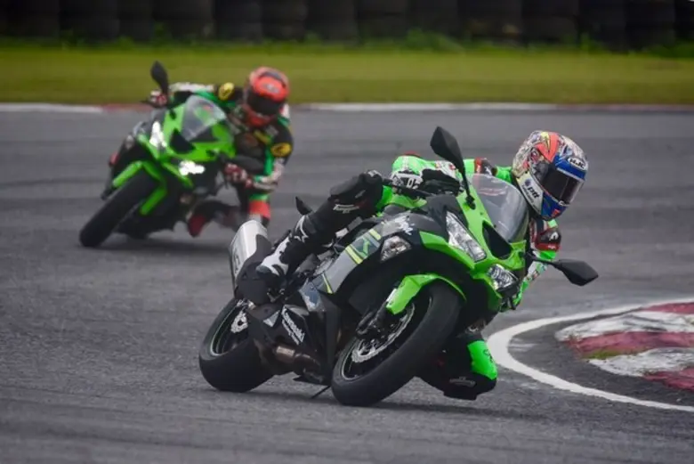 “คาวาซากิ” จัดใหญ่เปิดตัว “บิ๊กไบค์สายพันธุ์แรง” NINJA ZX-6R และ NINJA 400 ปี 2019