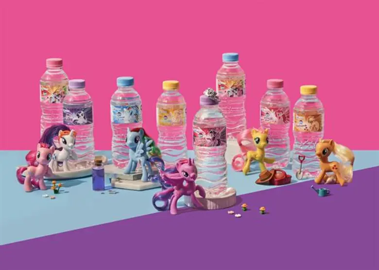 “น้ำดื่มสิงห์” อัดบิ๊กแคมเปญบุกตลาดน้ำดื่มโค้งสุดท้ายปลายปี ส่ง “เจ้าขุน” แบรนด์อินฟลูเอนเซอร์คนล่าสุด ประเดิม MV แรก เจาะใจวัยรุ่น เสริมทัพการ์ตูนลิขสิทธิ์ระดับโลก “โพนี่” สานต่อตลาดครอบครัว