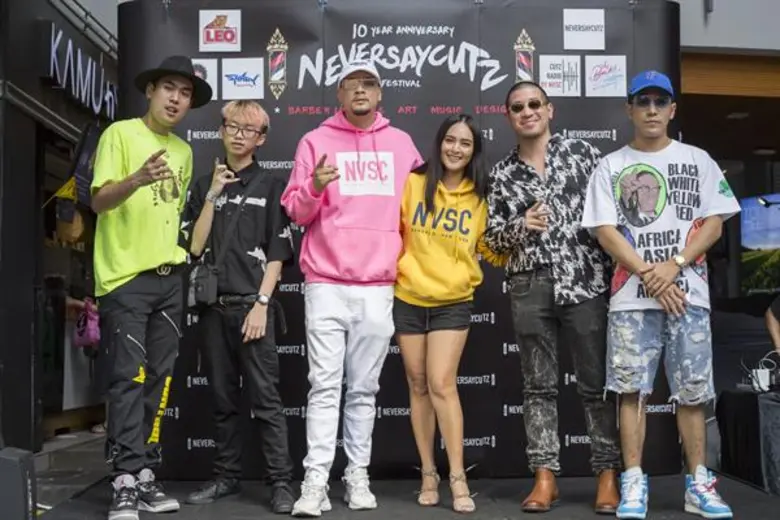 เวย์-ปริญญา อินทชัย และ นานา-ไรบีนา อินทช...