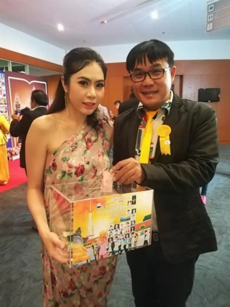 ดาราจิตอาสารณรงค์รักษาศีล๕ ร่วมงานแถลงข่าว “ห่มผ้าพระธาตุ ถวายมหาสังฆทาน และรวมพลังศีล๕” ประจำปี ๒๕๖๑