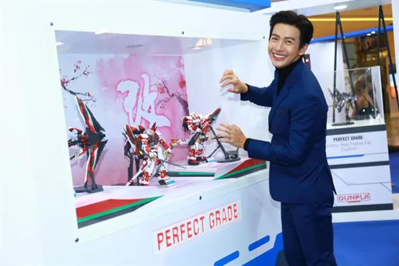 ดีเจพุฒ ชวนสาวกกันดั้ม ร่วมงาน “GUNPLA EXPO THAILAND 2018” พร้อมลุ้นรางวัลตั๋วเครื่องบินเที่ยว ญี่ปุ่นฟรี 4 วัน 3 คืน