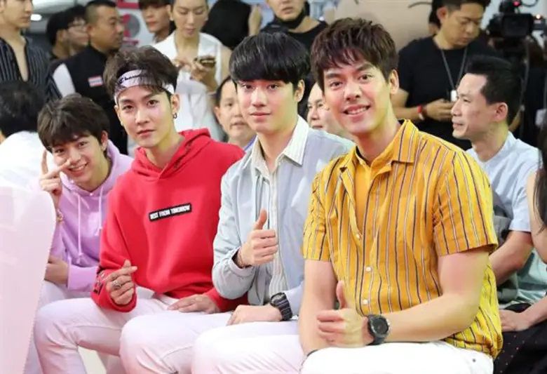 เปิดตัวอย่างเป็นทางการสำหรับพรีเซนเตอร์ "...