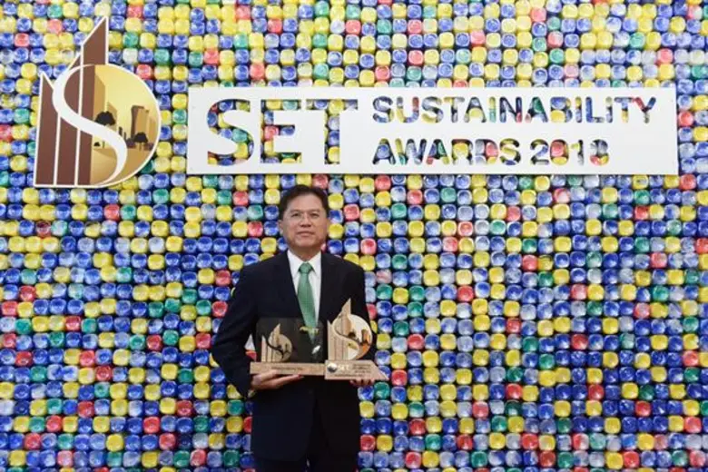 นายปรีดี ดาวฉาย กรรมการผู้จัดการ ธนาคารกส...