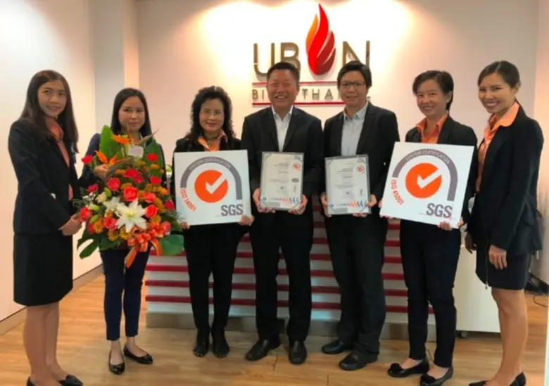 คุณเดชพนต์ เลิศสุวรรณโรจน์ (ที่ 4 จากซ้าย...