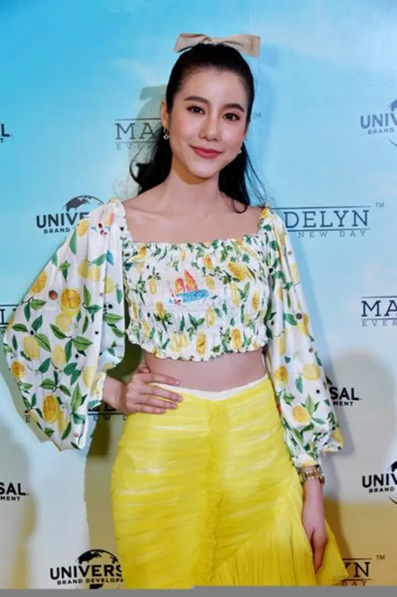 "เอสเธอร์ - โอ๊ต" ต้อนรับ 2 คู่หูมินเนี่ยนตัวแสบ บินตรงส่งความสดชื่น กับ MINIONS BEAUTY CARE BY MADELYN