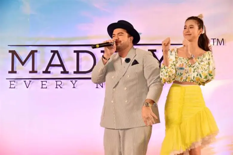 "เอสเธอร์ - โอ๊ต" ต้อนรับ 2 คู่หูมินเนี่ยนตัวแสบ บินตรงส่งความสดชื่น กับ MINIONS BEAUTY CARE BY MADELYN