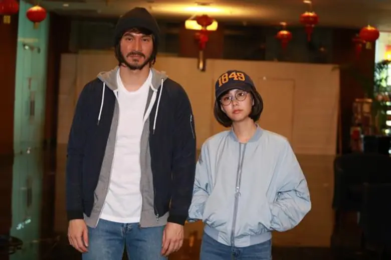 กำลังสนุกสนานกันอย่างเต็มที่กับละครน้ำดีฟ...