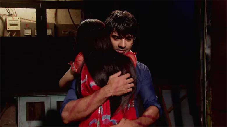 เลิฟซีนเดือด “บารุน” รุกหนักช่วย “ซานาย่า” จากโจร