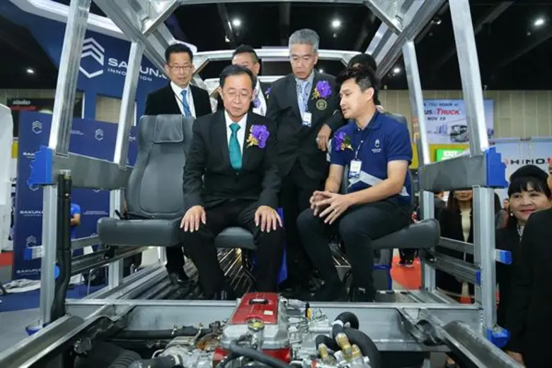 BUS & TRUCK ’18 ขีดสุด ขนส่ง เริ่มแล้ว! ค่ายรถโดยสารแห่ยึดพื้นที่โชว์สุดยอดนวัตกรรม พร้อมนำเสนอโซลูชั่นร่วมขับเคลื่อนอุตสาหกรรมในยุคดิจิทัล