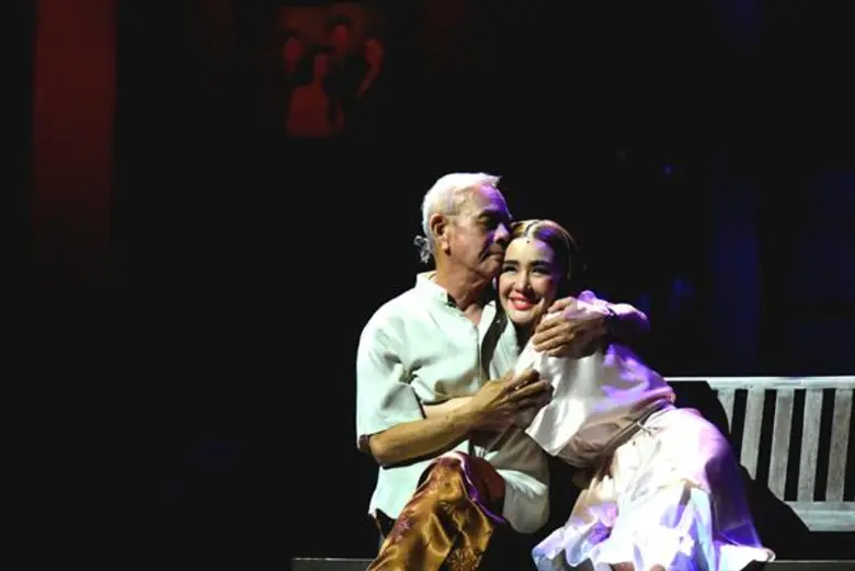 กำลังได้รับเสียงชื่นชมอย่างหนาหู สำหรับพ่...