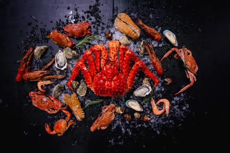 เชิญคุณและครอบครัว หรือผองเพื่อนมาอิ่มอร่...