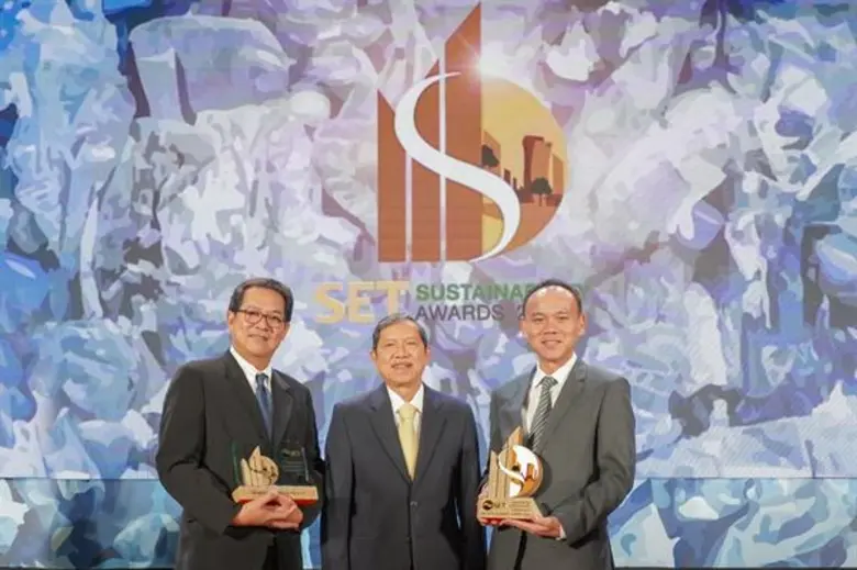 ดร.ชัยวัฒน์ วิบูลย์สวัสดิ์ (กลาง) ประธานก...