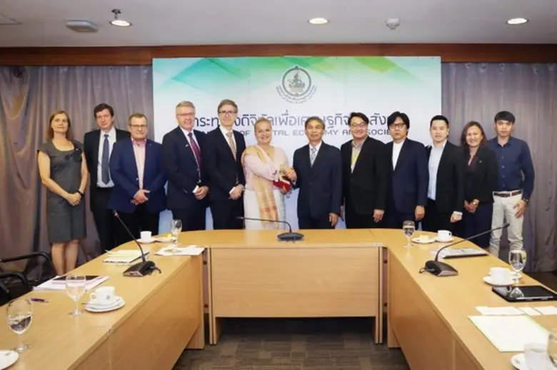 นายพันธ์ศักดิ์ ศิริรัชตพงษ์ ผู้ช่วยรัฐมนต...