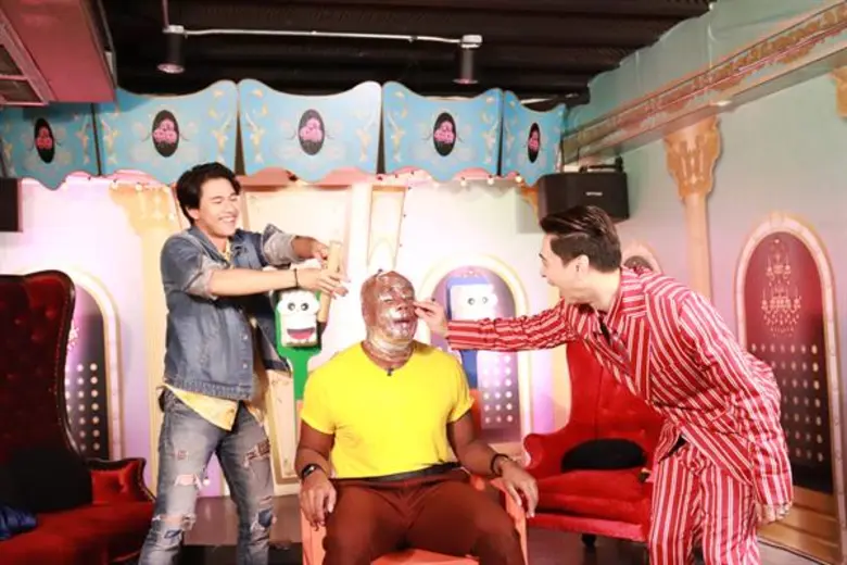 คลั่งไคล้ชัยชนะ “รัศมีแข” ส่งสายตาอาฆาตตลอดเกมแข่งขัน ในรายการ “SONG แปลง” 7 พ.ย. นี้