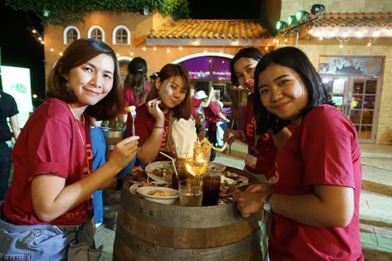 สนุกสุดฟิน กรี๊ดกันสุดเสียง "E-D-S Eat & Greet : Pattaya กิน...เที่ยว...กรี๊ดดดดดด"