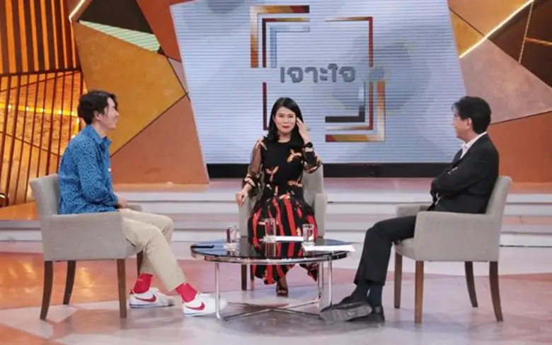 “ดู๋ สัญญา” จัดให้ตามคำขอ2 คอมลัมนิสต์ “อุ๋ย บุดด้าเบลส” ปะทะ “ปอนด์ ยาคอปเซ่น” แนะวัยรุ่นหยุดค้นหาตัวตน อย่ากลัวการเปลี่ยนแปลงของโลกเทคโนโลยี