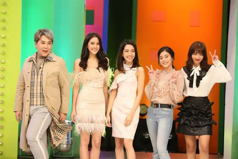 ทีวีไกด์: รายการ “ศึก 12 ราศี” "เก้า-สุภัสสรา" หวั่นโดนฟันธง!! จะซวยเพราะคนรัก ใน "ศึก 12 ราศี"