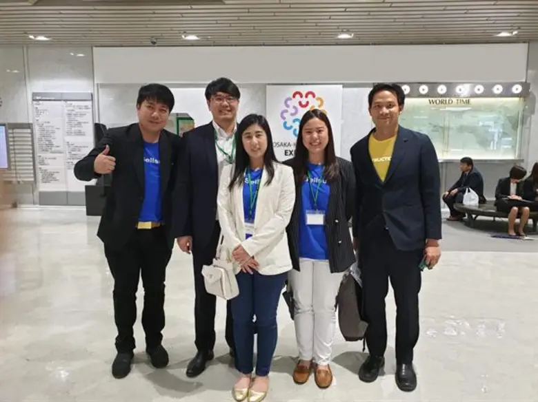 นายอิสรา อิทธิระวิวงศ์ รองหัวหน้าสำนักงานผู้แทนต่าง...