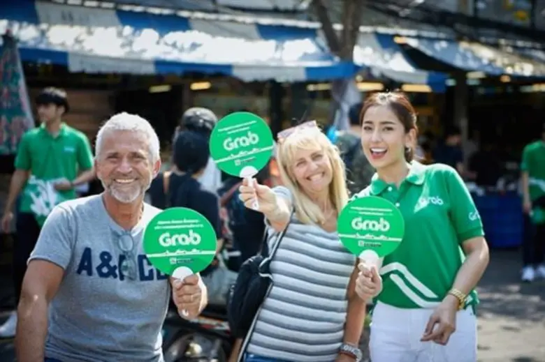 แกร็บ ร่วมกับการรถไฟแห่งประเทศไทย เปิดจุดจอดให้บริการเรียก 'แกร็บแท็กซี่’ ณ ตลาดนัดจตุจักร เพื่ออำนวยความสะดวกในการเดินทางสำหรับนักท่องเที่ยว