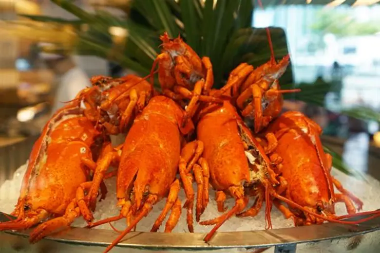 เชิญคุณและครอบครัวที่คุณรักมาร่วมอิ่มหนำไ...