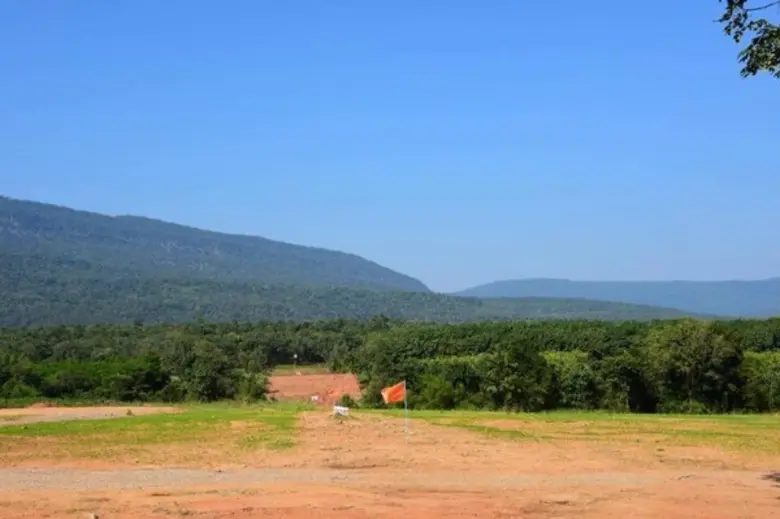 นายจรัลธาดา กรรณสูต องคมนตรี ในฐานะประธาน...