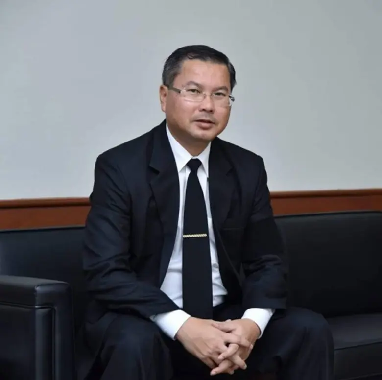 ดร.สุภัทร จำปาทอง เลขาธิการคณะกรรมการการอ...