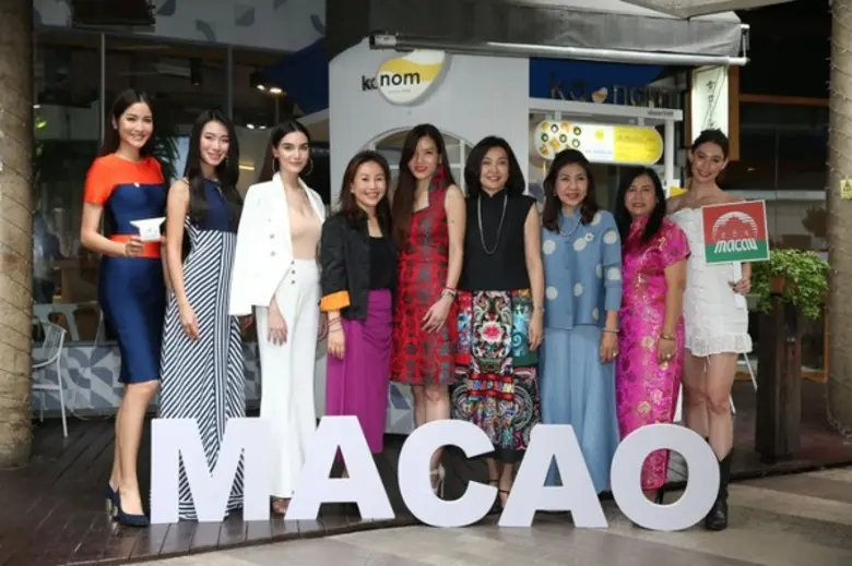 เซเลบวีวีไอพี แฟนคลับร้าน Kanom ตบเท้าร่วมงานเปิดตัวแคมเปญ “Kanom x Macao Government Tourism Office : Kanom @ AroiMakMak” MACAO (ORANGE) EGG TART ทาร์ตส้มแมนดารินไวท์ช็อกโกแลตใหม่ล่าสุด ความอร่อยต้องลอง!!!