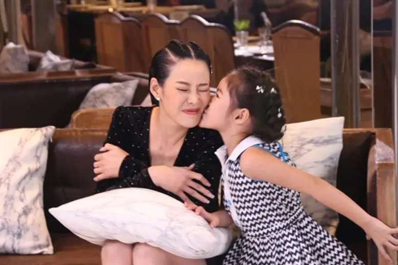 ทีวีไกด์: รายการ “LITTLE NIRIN” “หนิง ปณิตา” ขำๆ เจอลูกแฉยับ อายหนักมาก รู้ความลับทั้งประเทศ