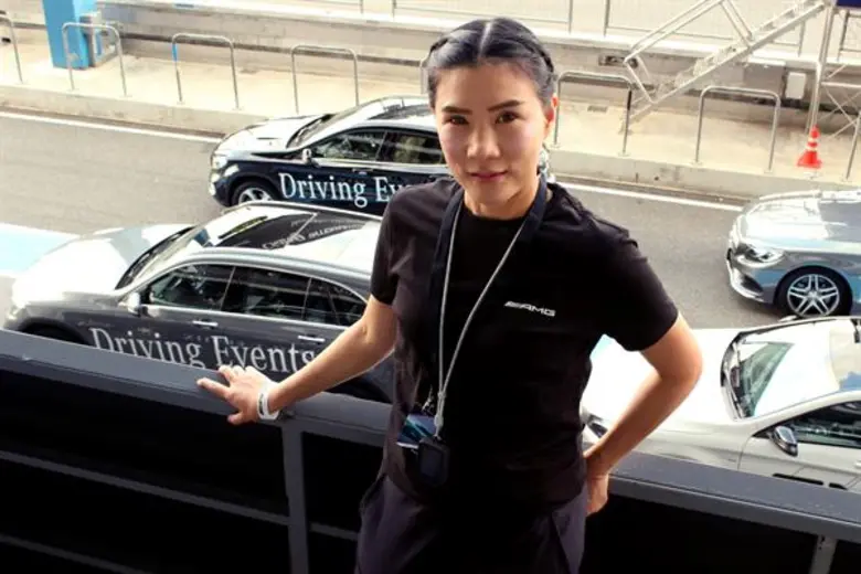 บริษัท สตาร์แฟลก จำกัด ผู้จัดจำหน่ายรถยนต...