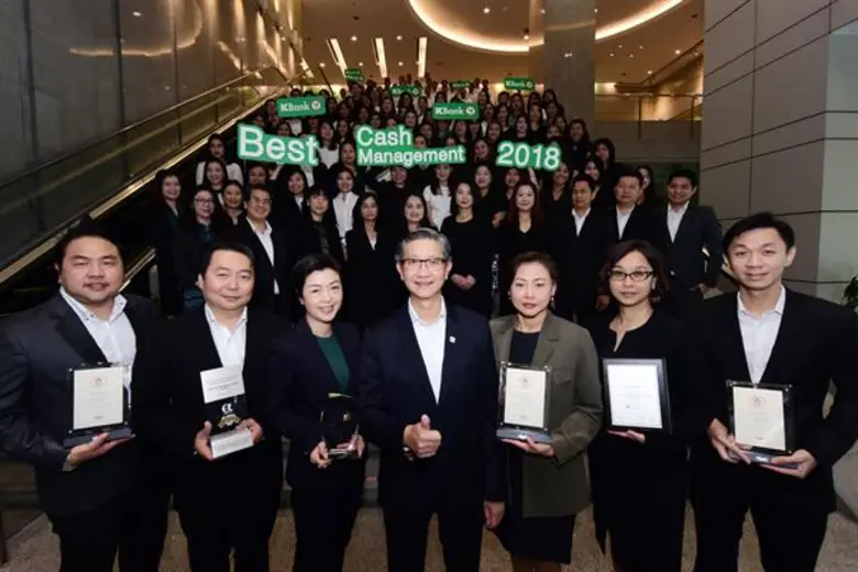 นายศีลวัต สันติวิสัฎฐ์ (กลาง) รองกรรมการผ...