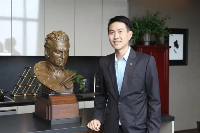 เดชโรจน์ ตั้งสิน กรรมการบริหาร บริษัท แม่...