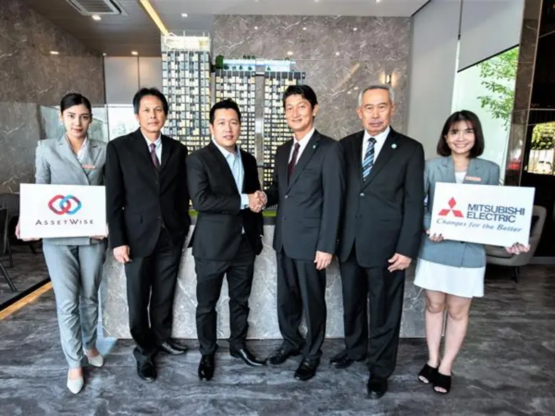 มร.มุเนอิสะ โอกาโมโตะ (ที่ 3 จากขวา) กรรมการผู้จัดก...