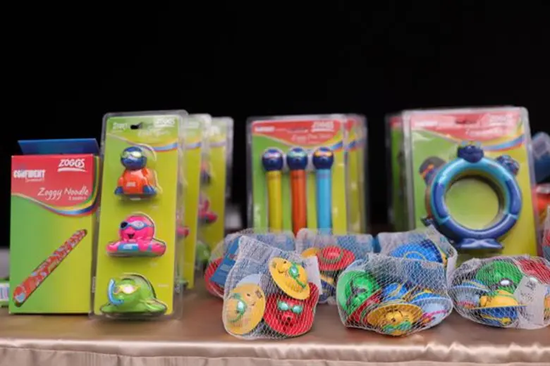 ซอกส์ (ZOGGS) จัดเวิร์คช็อป “Learn to Swim” เรียนรู้ทักษะการว่ายน้ำ สุดสนุกกับอุปกรณ์ว่ายน้ำและของเล่นที่ปลอดภัย สัมผัสโลกใต้น้ำอย่างไม่กลัว