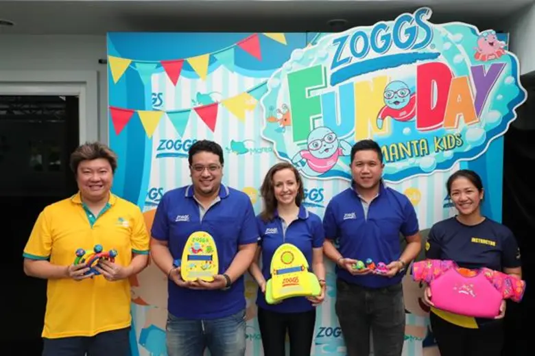ซอกส์ (ZOGGS) จัดเวิร์คช็อป “Learn to Swim” เรียนรู้ทักษะการว่ายน้ำ สุดสนุกกับอุปกรณ์ว่ายน้ำและของเล่นที่ปลอดภัย สัมผัสโลกใต้น้ำอย่างไม่กลัว