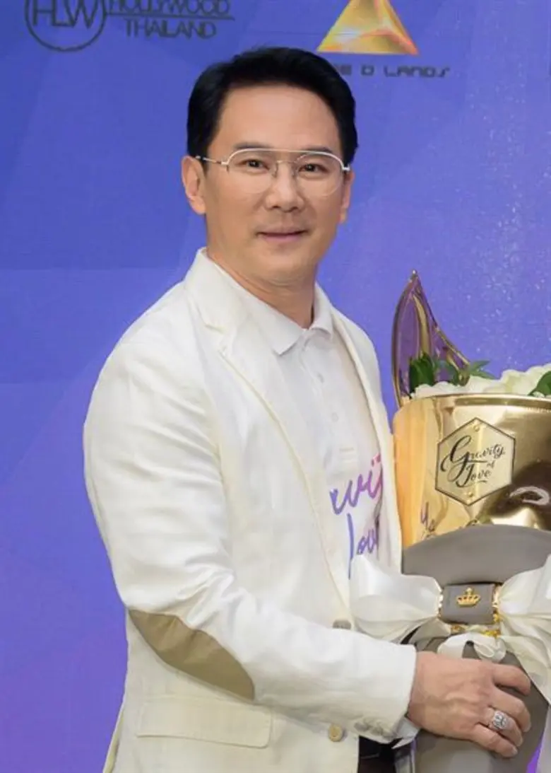 "เป๊ป ณพสิทธิ์ เที่ยงธรรม" ผู้คร่ำหวอดในแ...