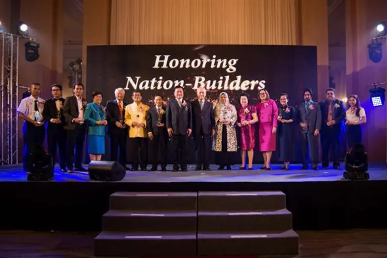 สถาบันการสร้างชาติจัดงาน "คืนเชิดชูเกียรต...