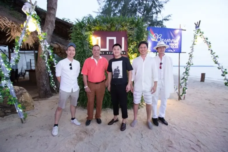 มินิคอนเสิรต์ สุดเอ็กคูลซีฟริมหาด เปิดตัวศิลปินค่ายสนามหลวง ที่ บียอน รีสอร์ท เขาหลัก