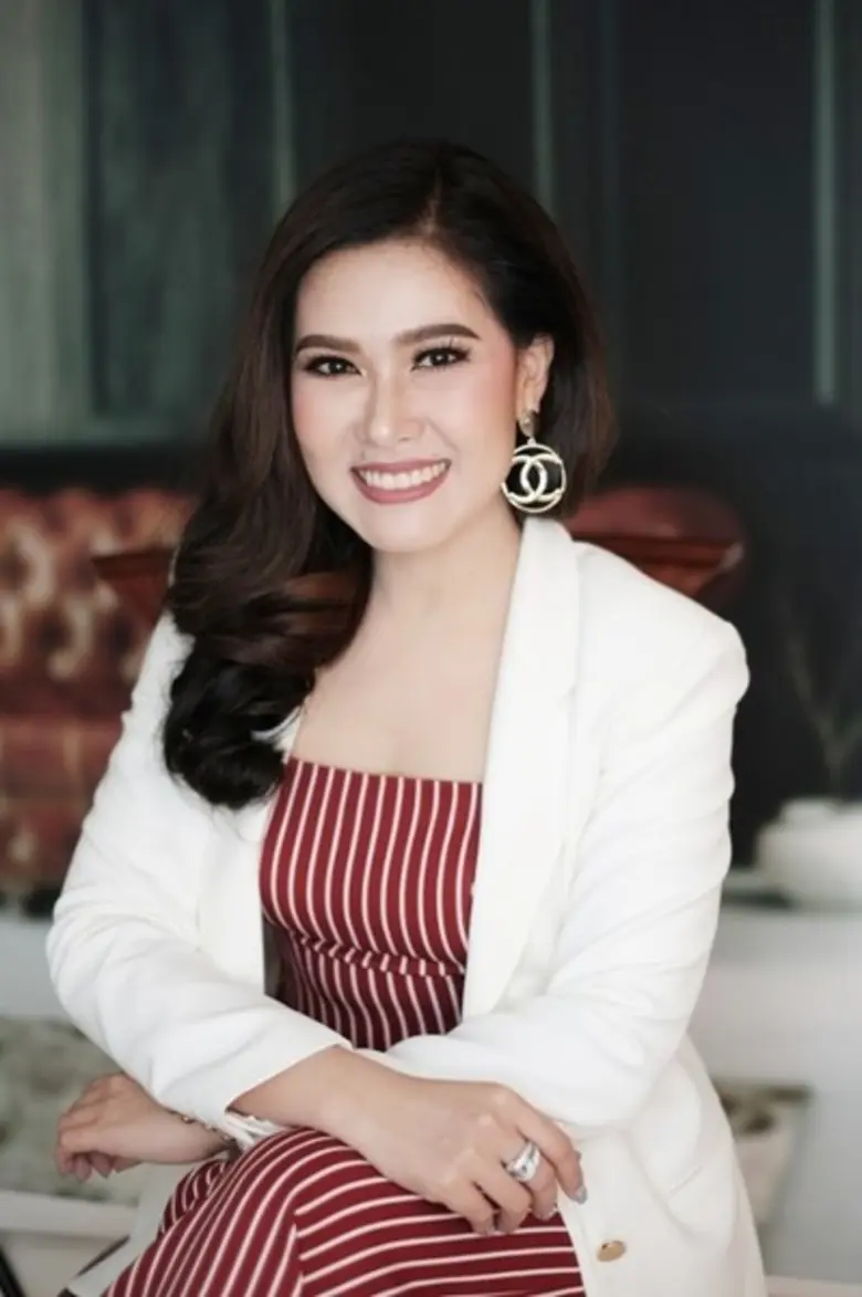 อยากรวยต้องรู้ ฟัง “ครูเคชม" ผู้ก่อตั้งเพจ เคชม Beautypreneur ทำธุรกิจออนไลน์ ให้เศรษฐีเป็นพี่เลี้ยง