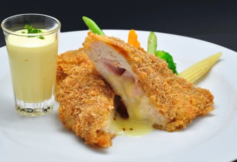 ห้องอาหารนานาชาติ ทิโวลี่ คอฟฟี่ ช็อป ชั้...