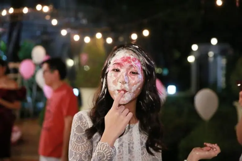 เปิดเรื่องมาก็อาละวาดชุดใหญ่เลยสำหรับ ใบเ...