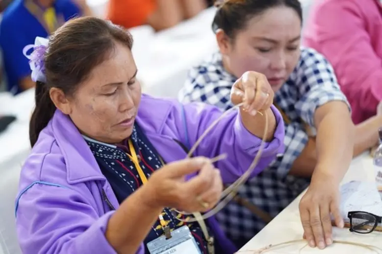 ขอนแก่นร่วมกับม.ศิลปากร-เดินหน้าชูขอนแก่นเมืองแห่งผ้าไทย ดึงนักออกแบบมืออาชีพลุยช่วยพัฒนาบรรจุภัณฑ์